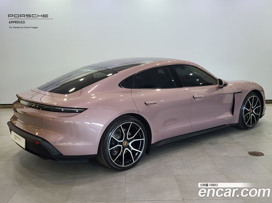 Porsche Taycan 2024