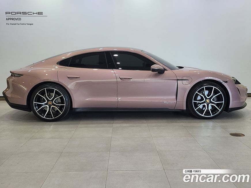 Porsche Taycan 2024