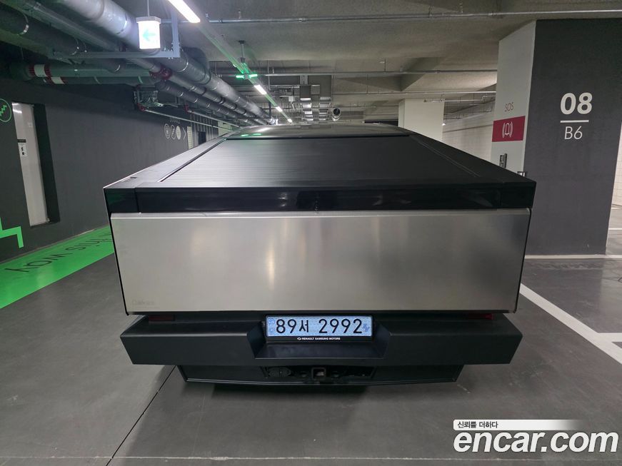 Tesla Cybertruck 2025