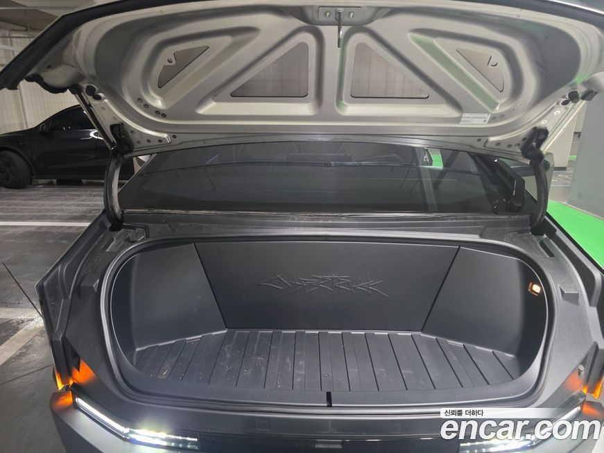 Tesla Cybertruck 2025