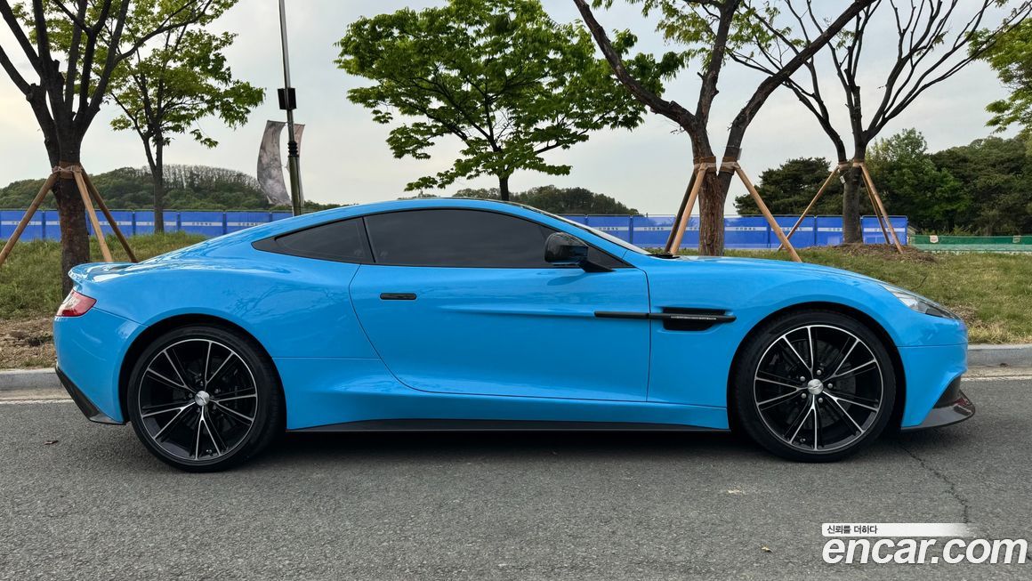 Astonmartin Vanquish 2015