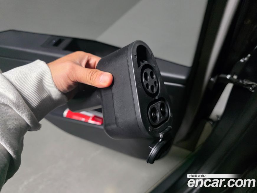 Tesla Cybertruck 2025