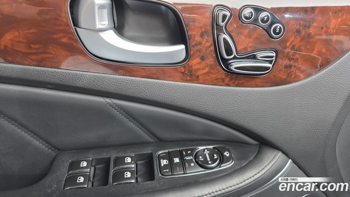 Hyundai Equus 2012