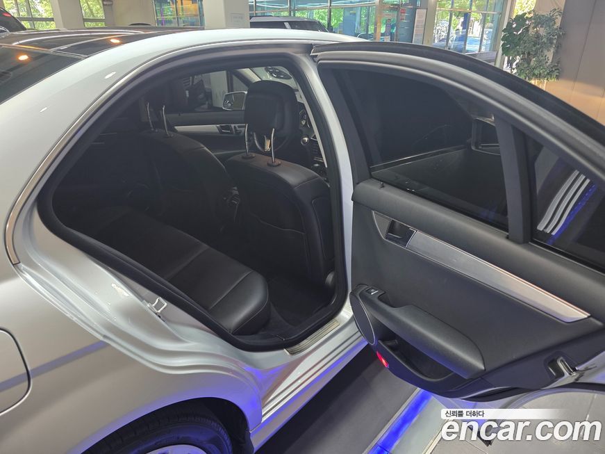 Mercedes-Benz C-Class 2012