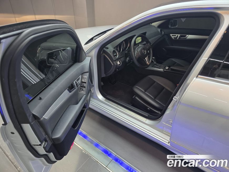 Mercedes-Benz C-Class 2012