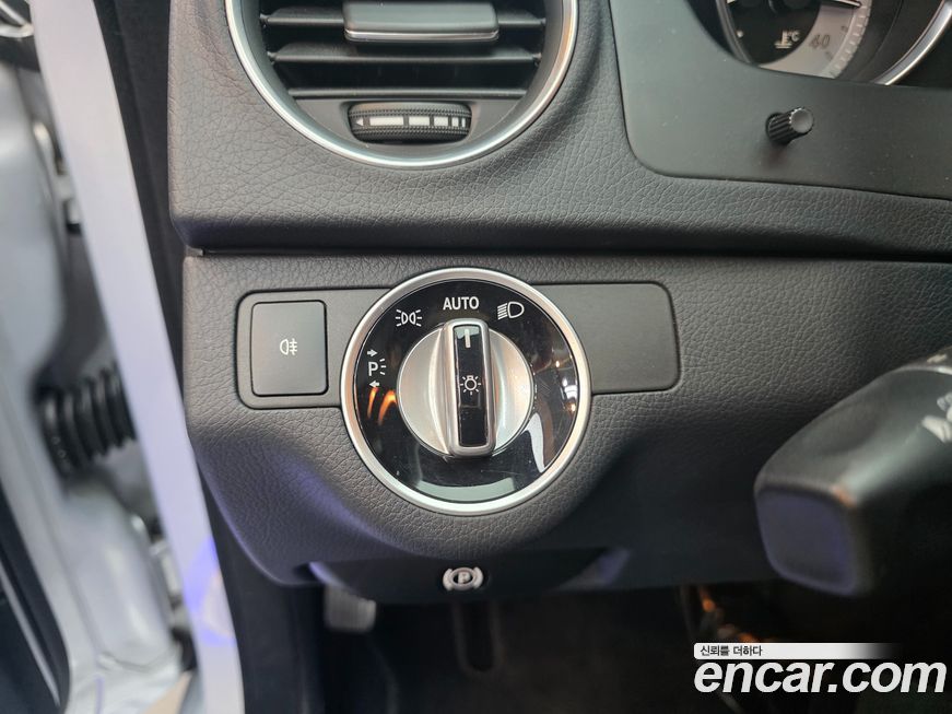 Mercedes-Benz C-Class 2012