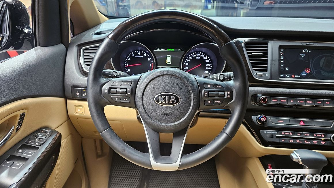 Kia Canival 2019
