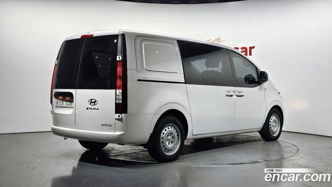 Hyundai Staria 2022