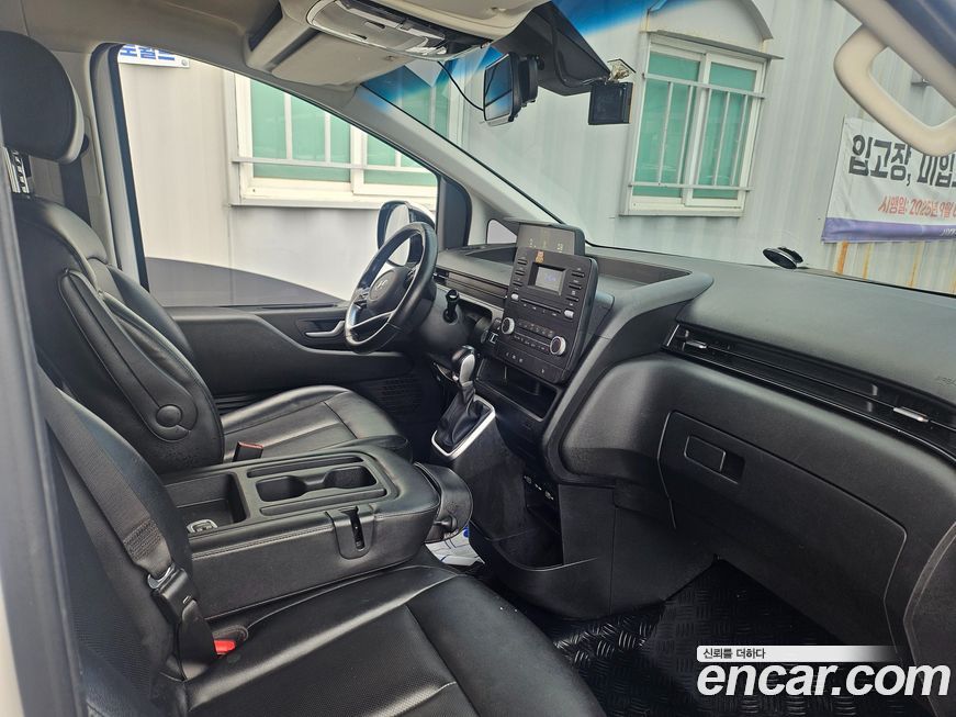 Hyundai Staria 2022