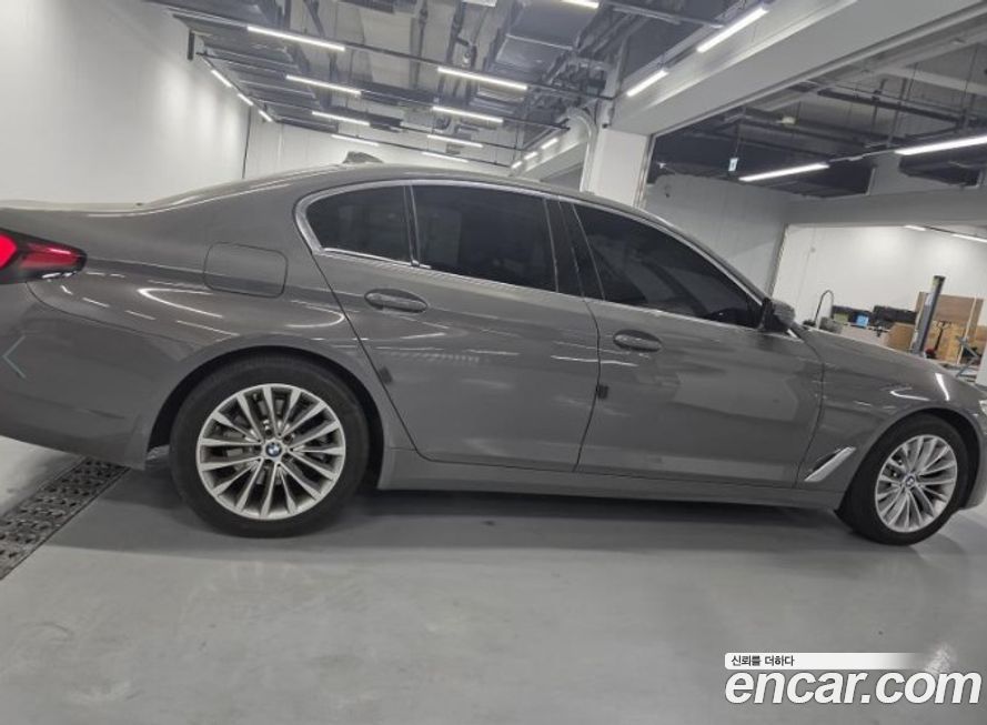 BMW 5-Series 2021