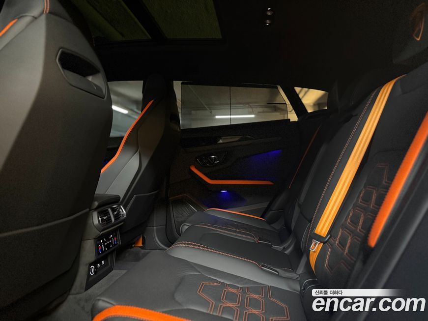 Lamborghini Urus 2025