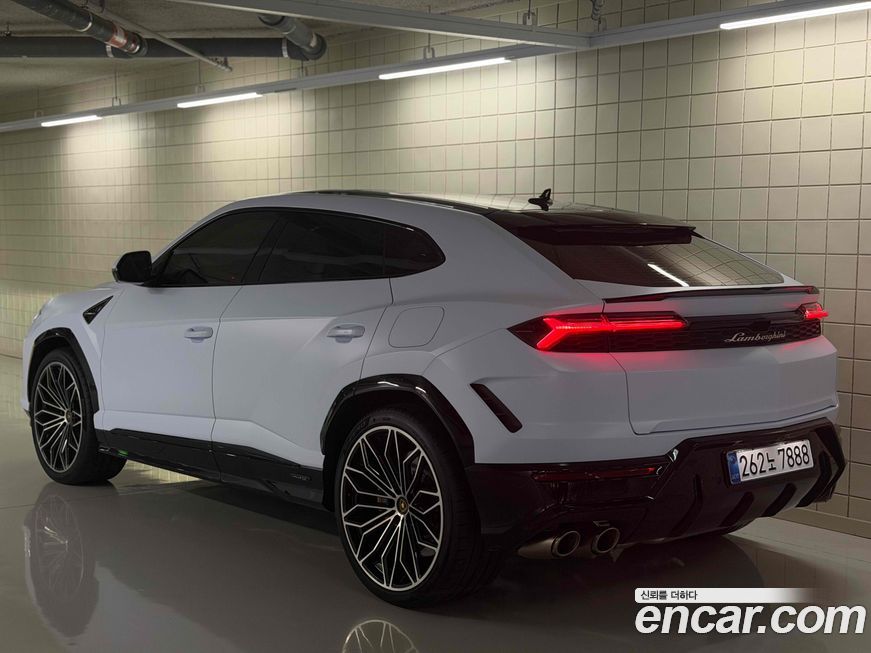 Lamborghini Urus 2025