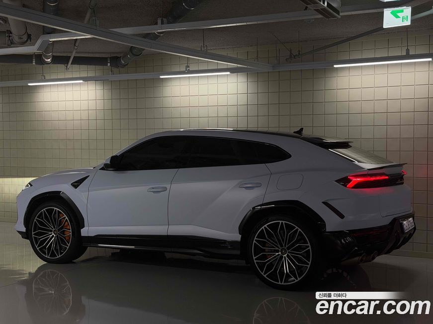 Lamborghini Urus 2025