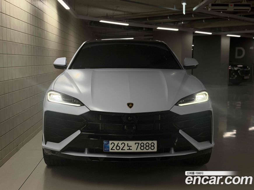 Lamborghini Urus 2025