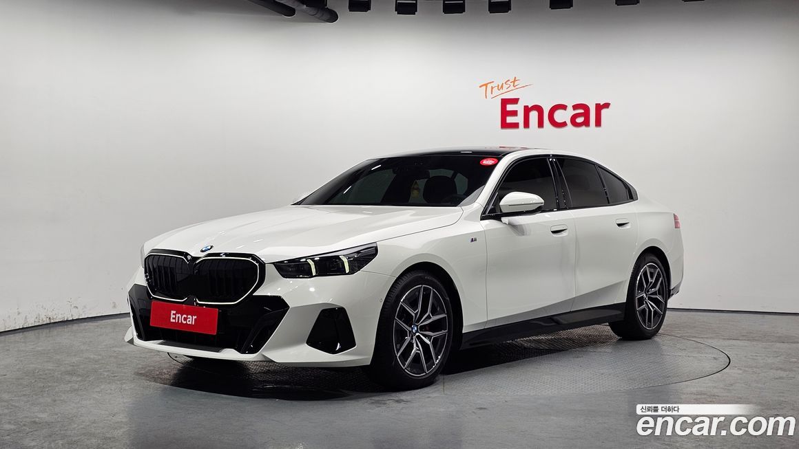 BMW 5-Series 2024