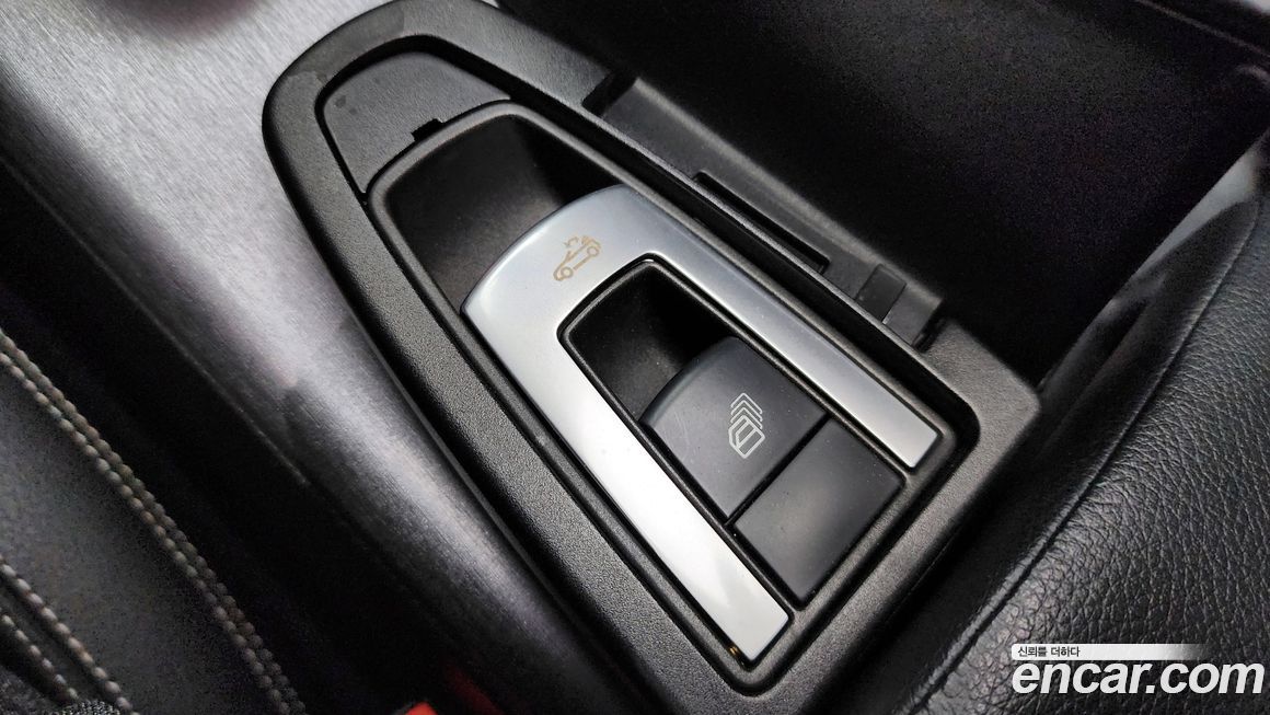 Mercedes-Benz SLK-Class 2012