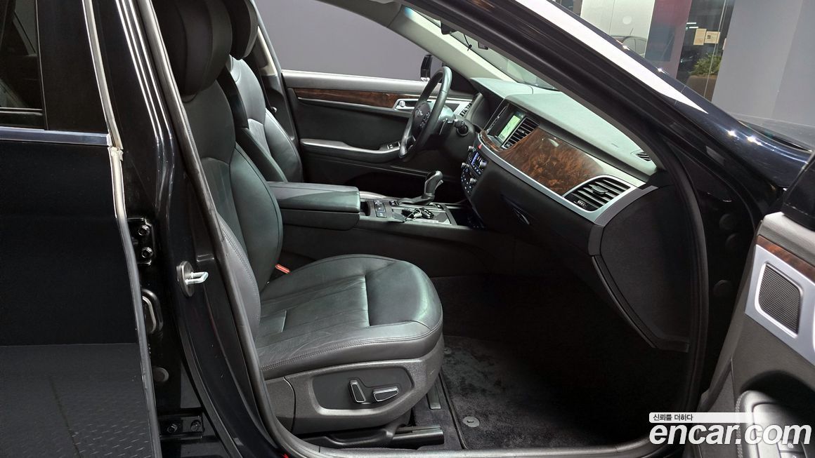 Hyundai Genesis 2016