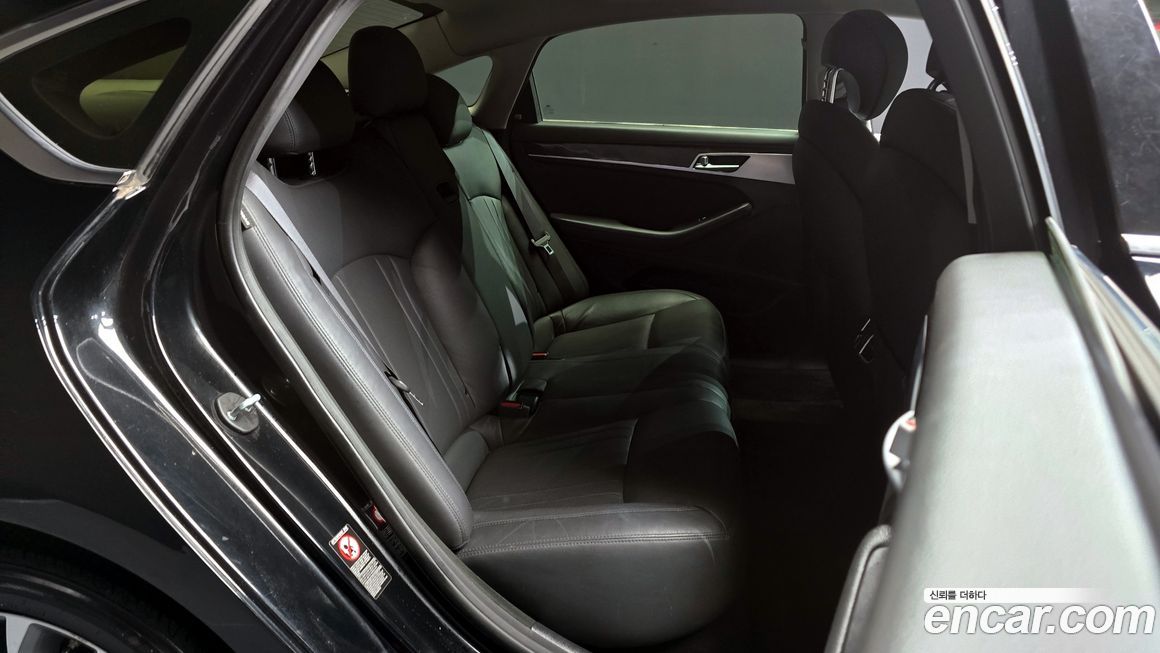 Hyundai Genesis 2016