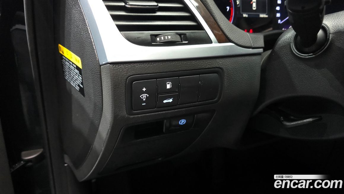 Hyundai Genesis 2016