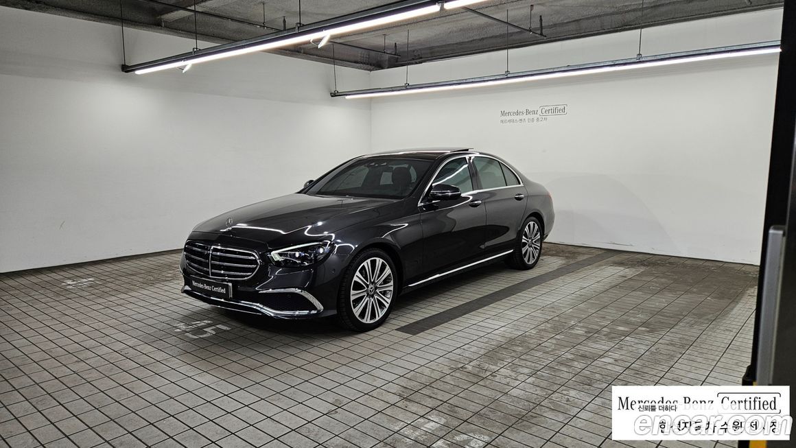 Mercedes-Benz E-Class 2022