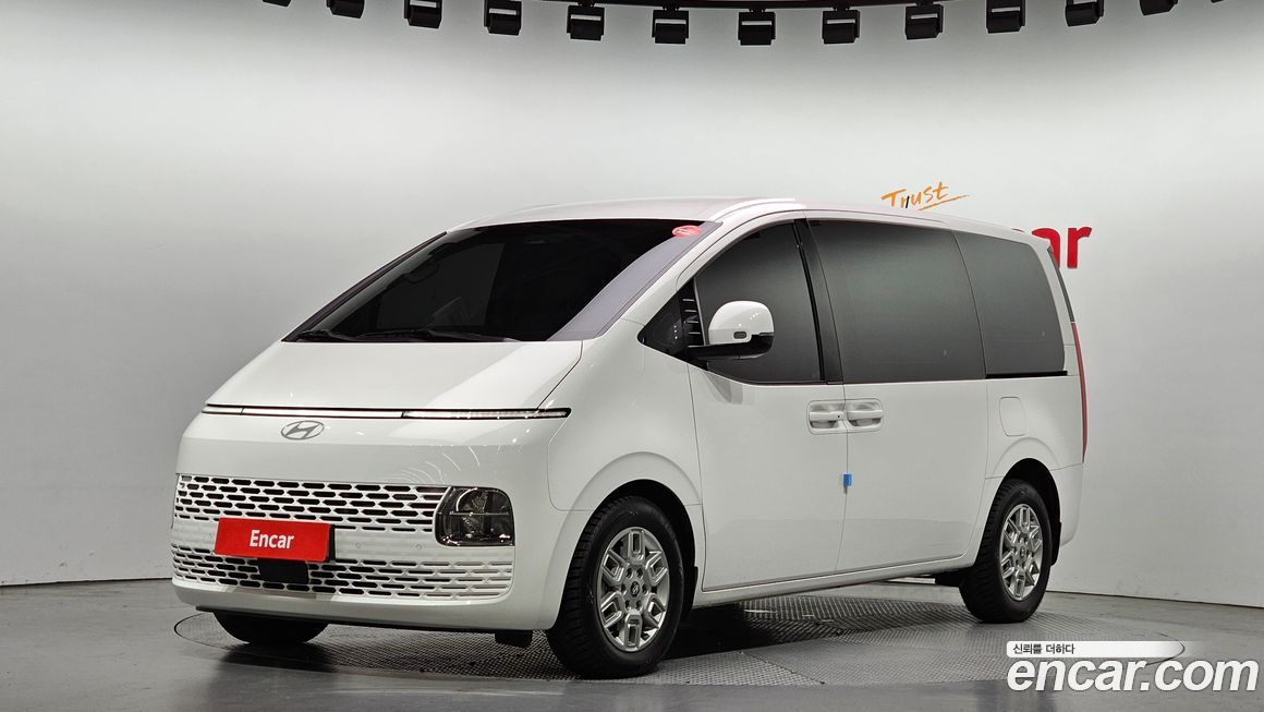 Hyundai Staria 2025