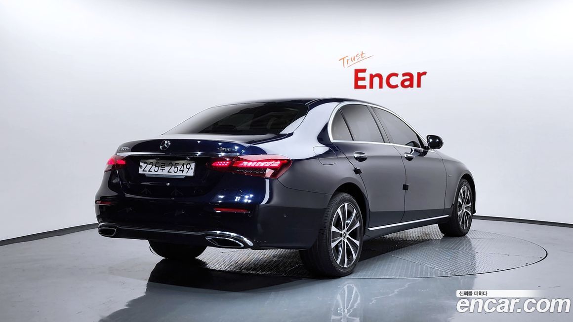 Mercedes-Benz E-Class 2021