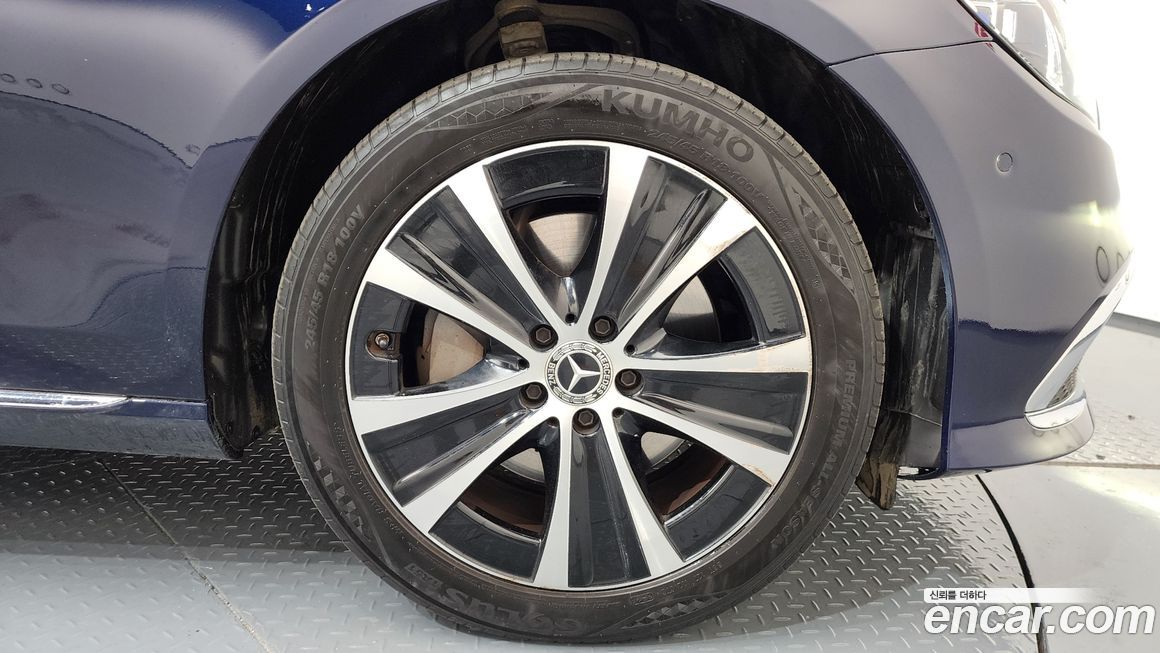 Mercedes-Benz E-Class 2021