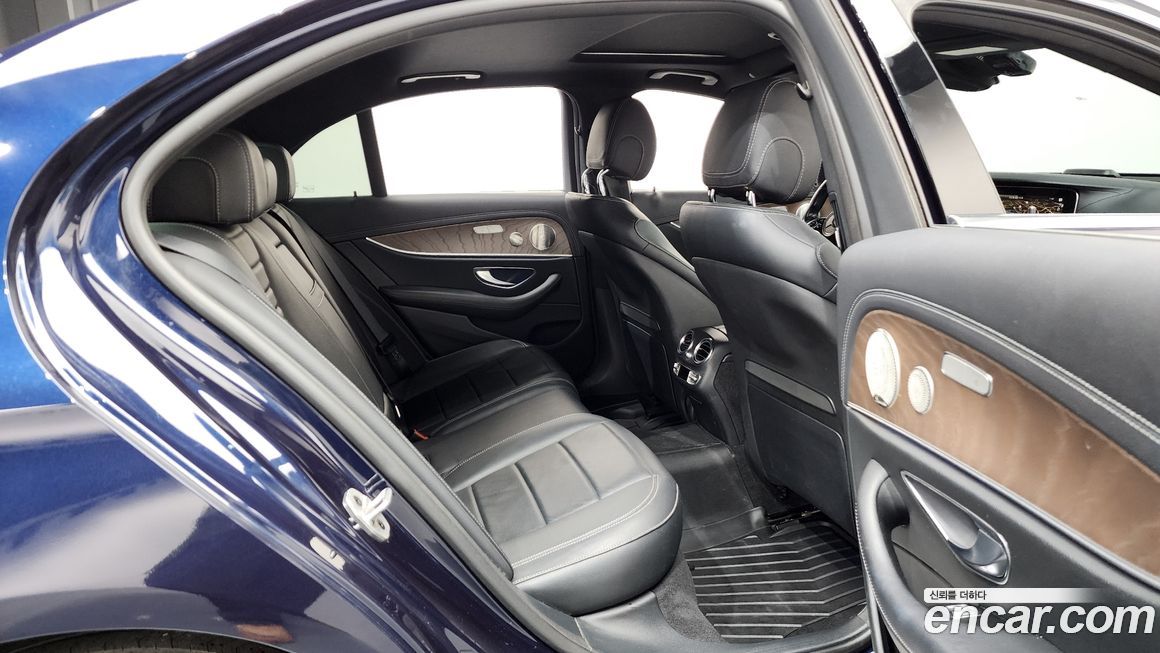 Mercedes-Benz E-Class 2021