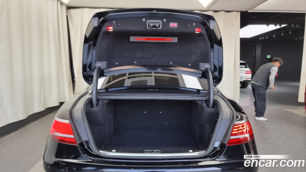 Mercedes-Benz S-Class 2020