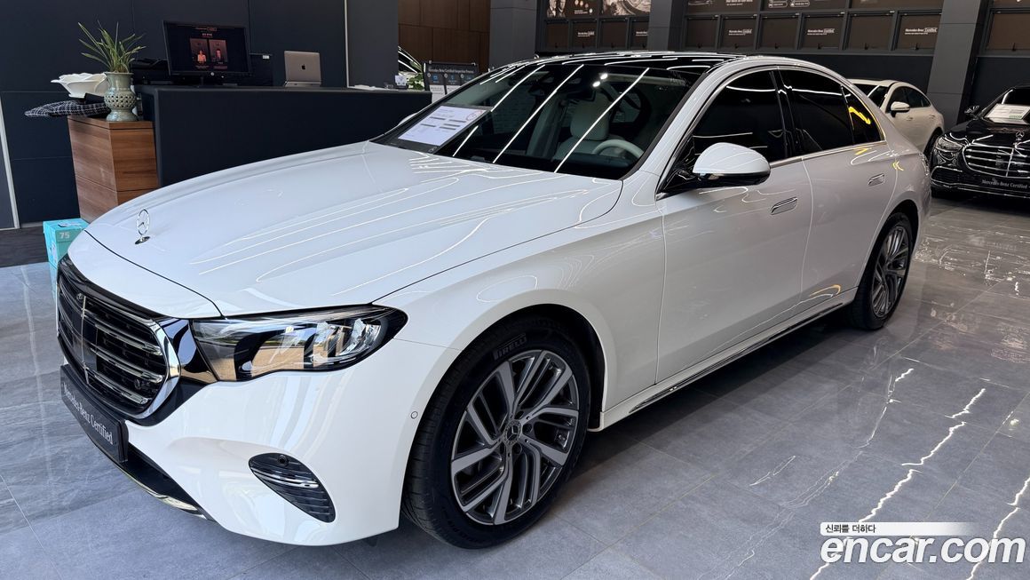 Mercedes-Benz E-Class 2024