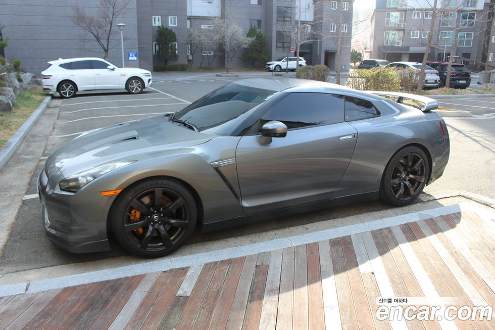 Nissan GT-R 2010