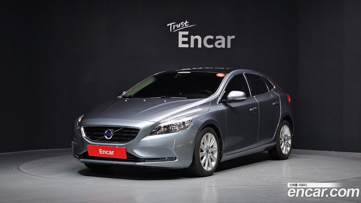Volvo V40 2015