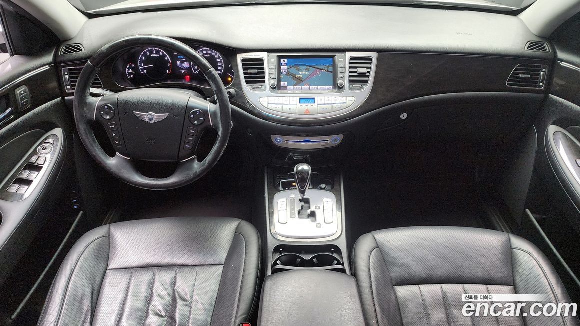 Hyundai Genesis 2012