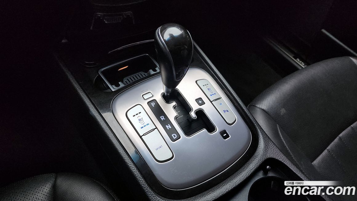 Hyundai Genesis 2012