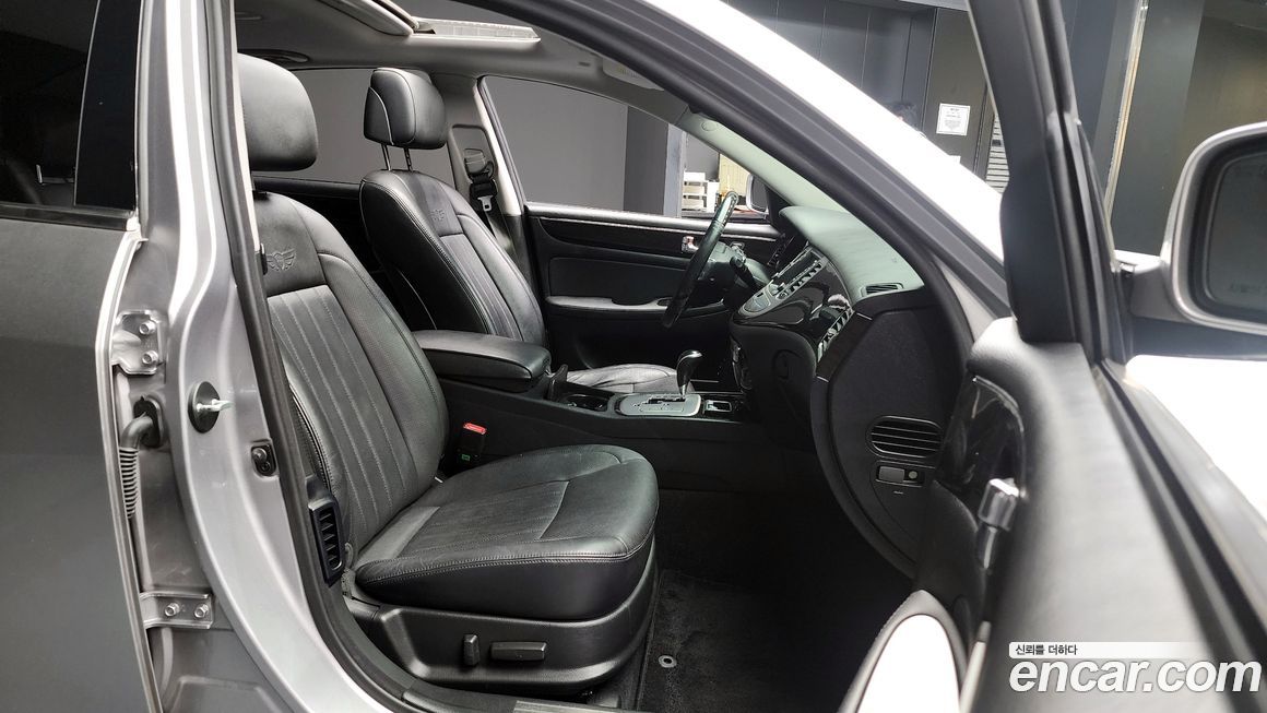 Hyundai Genesis 2012