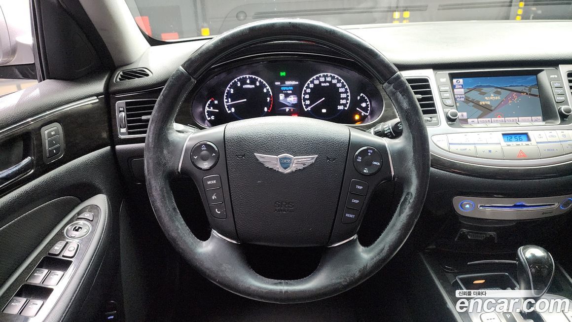 Hyundai Genesis 2012