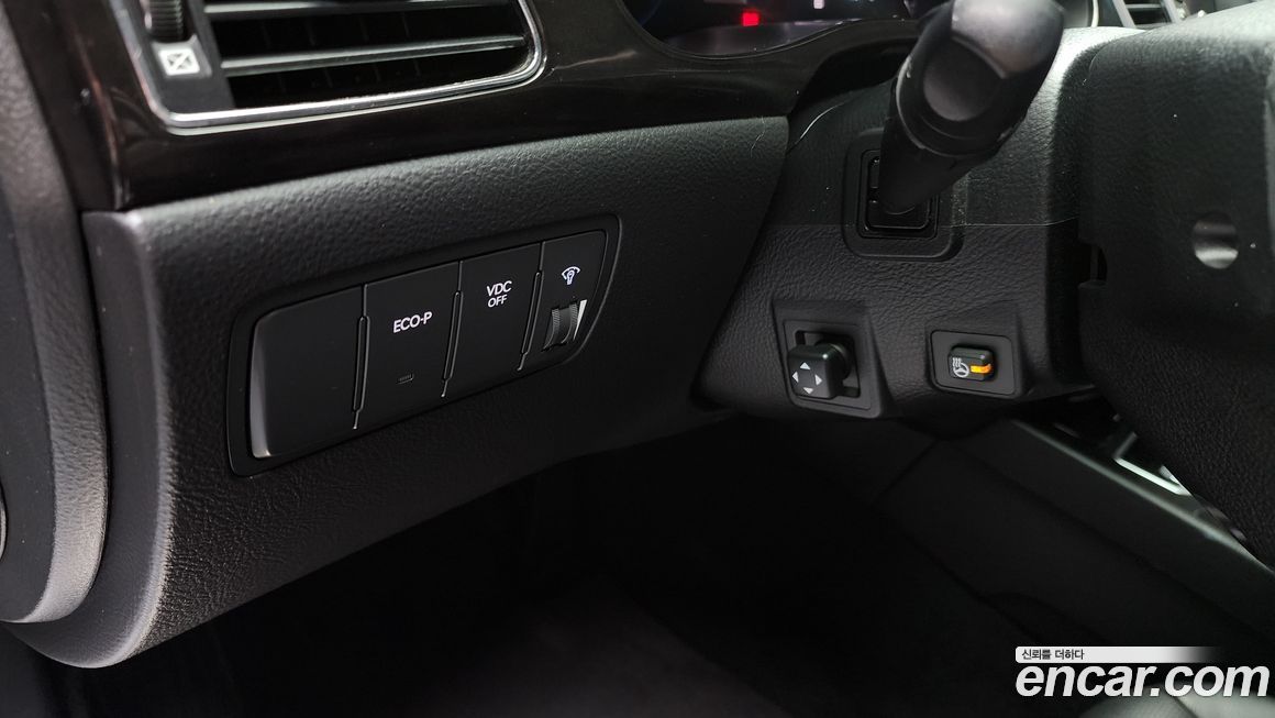 Hyundai Genesis 2012