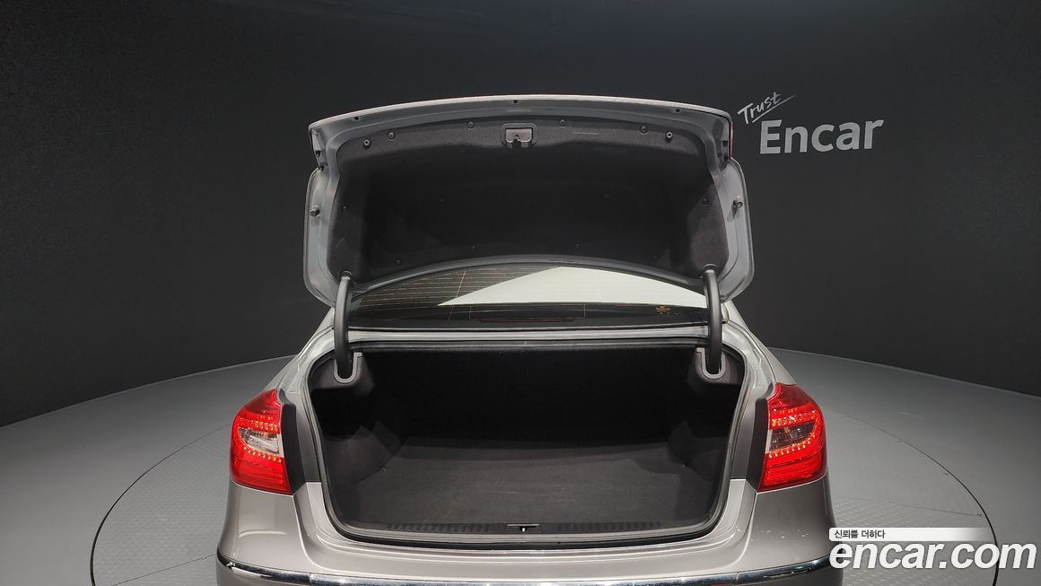 Hyundai Genesis 2012