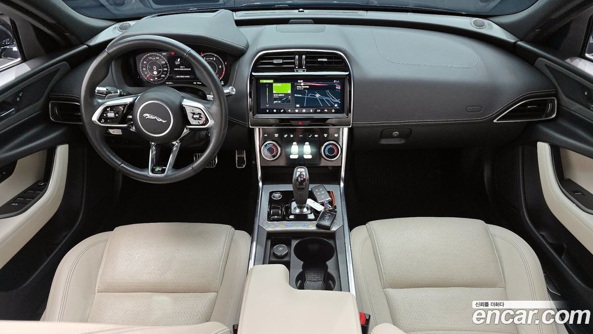 Jaguar XE 2020