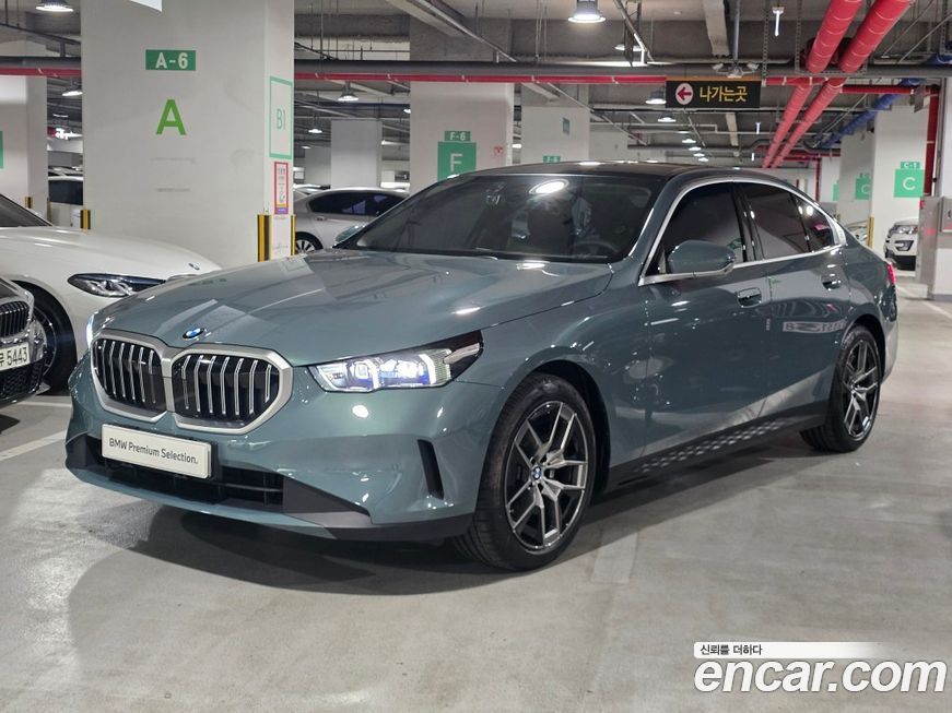 BMW 5-Series 2025
