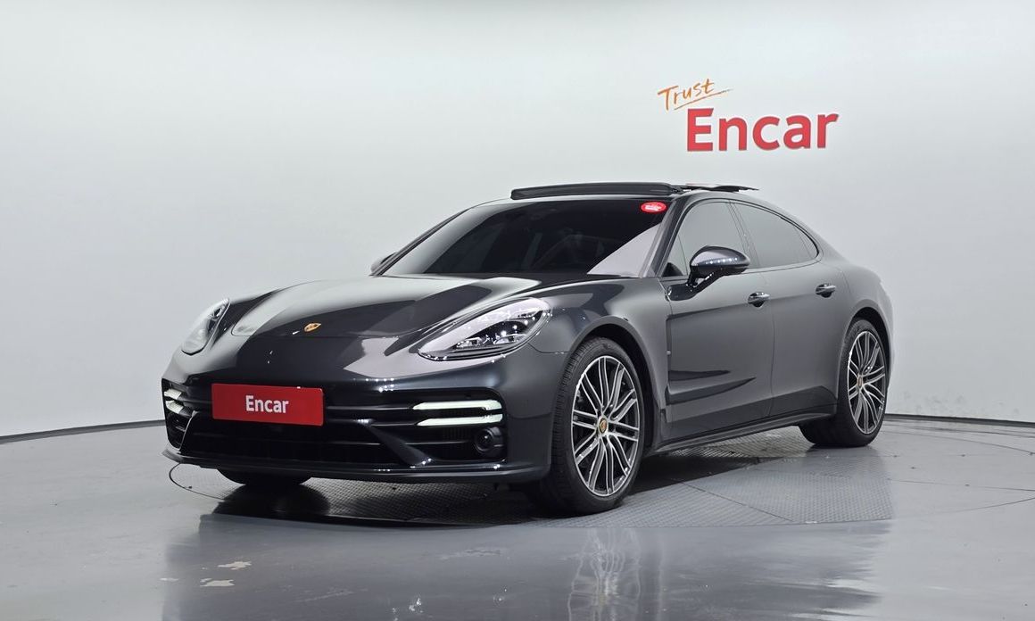 Porsche Panamera 2021