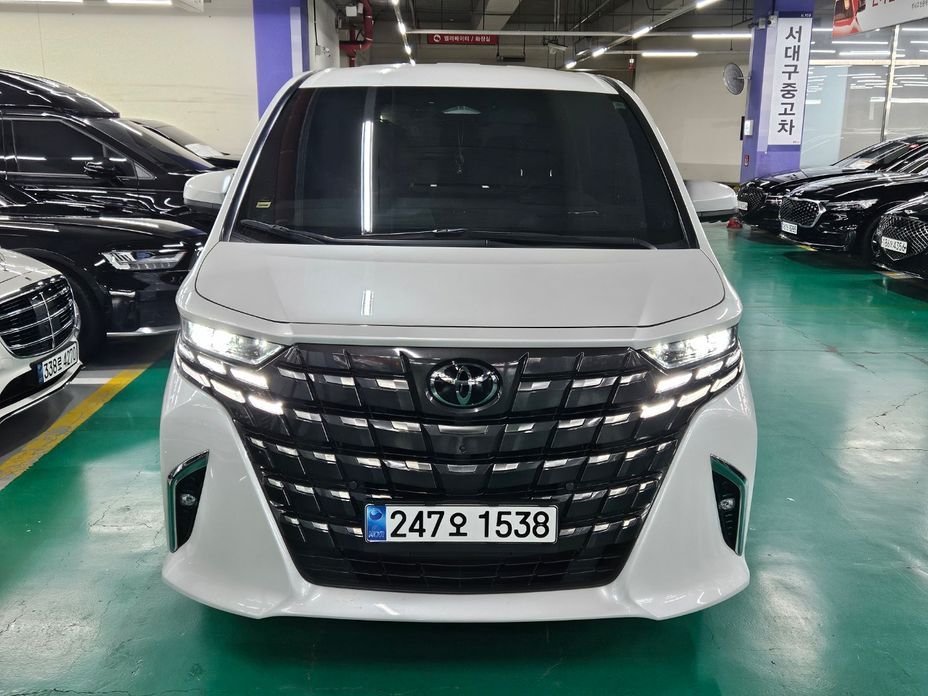 Toyota Alphard 2024
