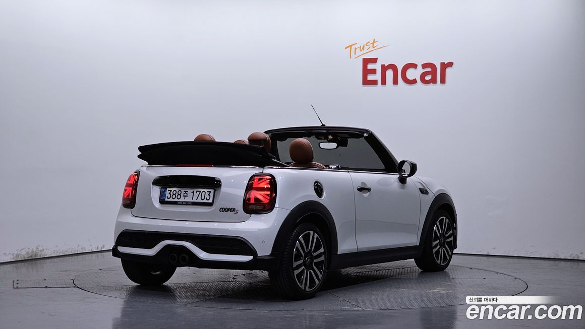 Mini Cooper Convertible 2024