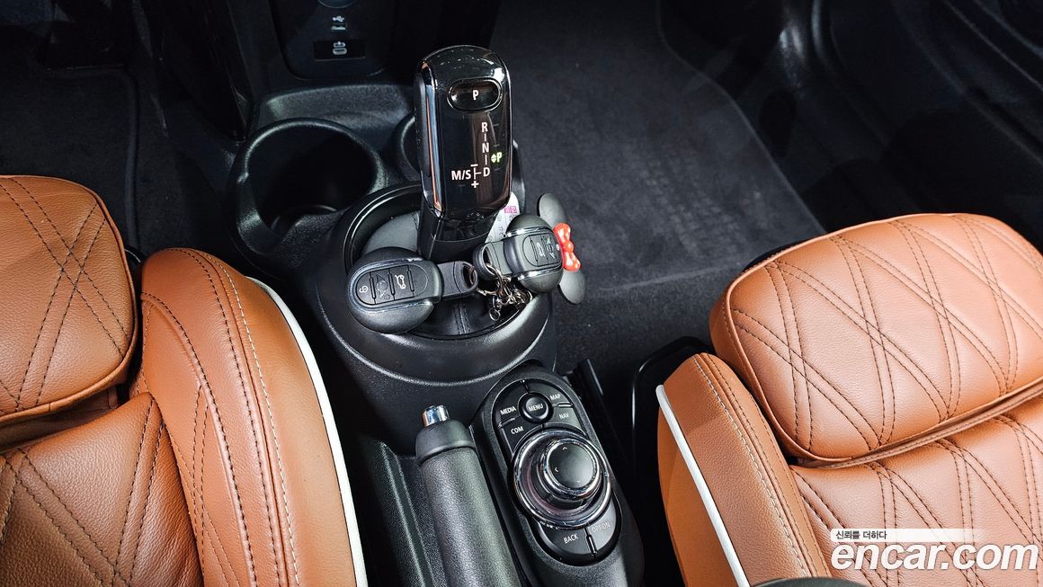 Mini Cooper Convertible 2024