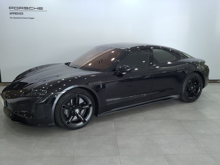 Porsche Taycan 2025