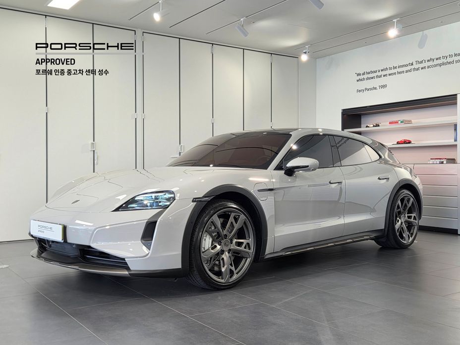 Porsche Taycan 2025