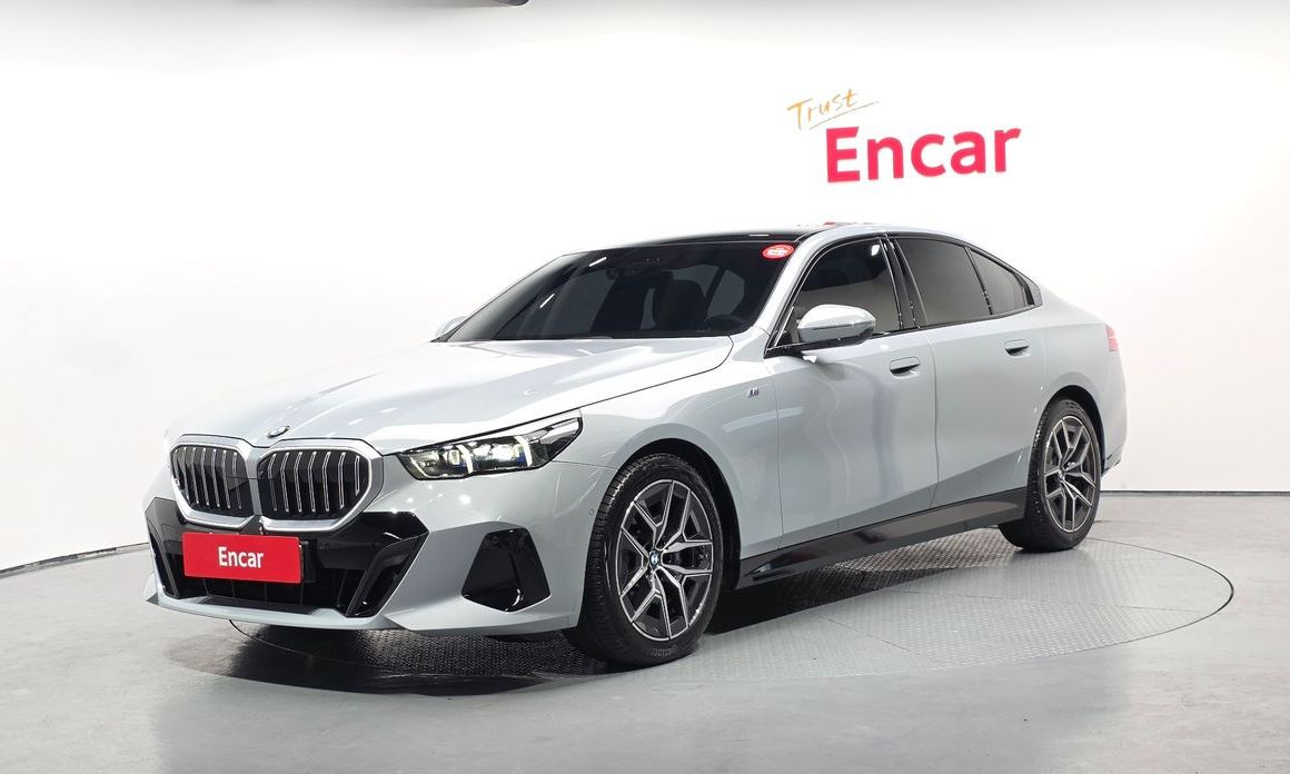 BMW 5-Series 2024