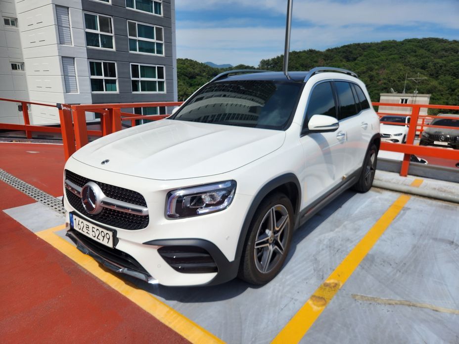 Mercedes-Benz GLB-Class 2021