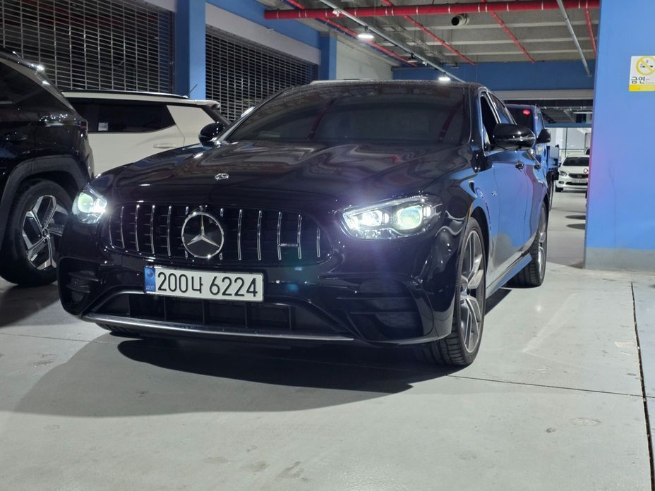 Mercedes-Benz E-Class 2022