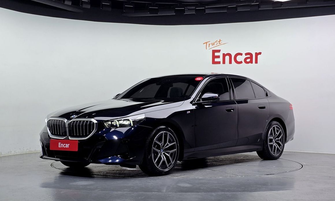 BMW 5-Series 2025